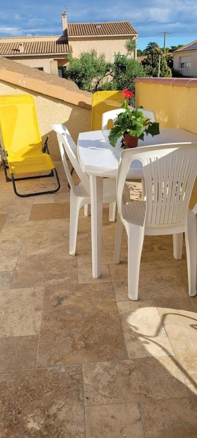 Appartement Agreable Et Spacieux Ensoleille Valros Kültér fotó